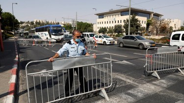 El resurgimiento del coronavirus en Israel es atribuido a la variante Delta. 