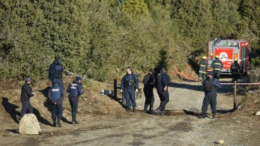 Hallaron esta tarde de domingo el cuerpo sin vida de una mujer y todos los indicios apuntan a que se trata de Valeria Lagos. (Foto Marcelo Martínez) 