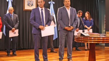 Gutiérrez y Llancafilo durante la segunda asunción del gobernador. Foto: Juan Thomes