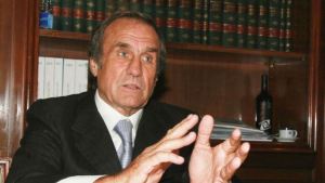 Despiden los restos del senador Reutemann con una ceremonia íntima