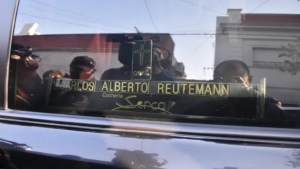 Inhumaron los restos de Reutemann en un cementerio privado de Rosario
