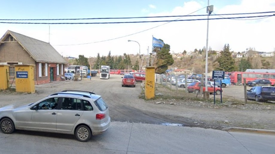Un funcionario municipal denunció la sustracción de la camioneta del playón ubicado en calle Esandi. Foto: Google Maps