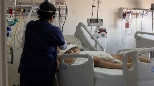 Covid-19: Argentina superó los 100.000 muertos y afronta un momento bisagra