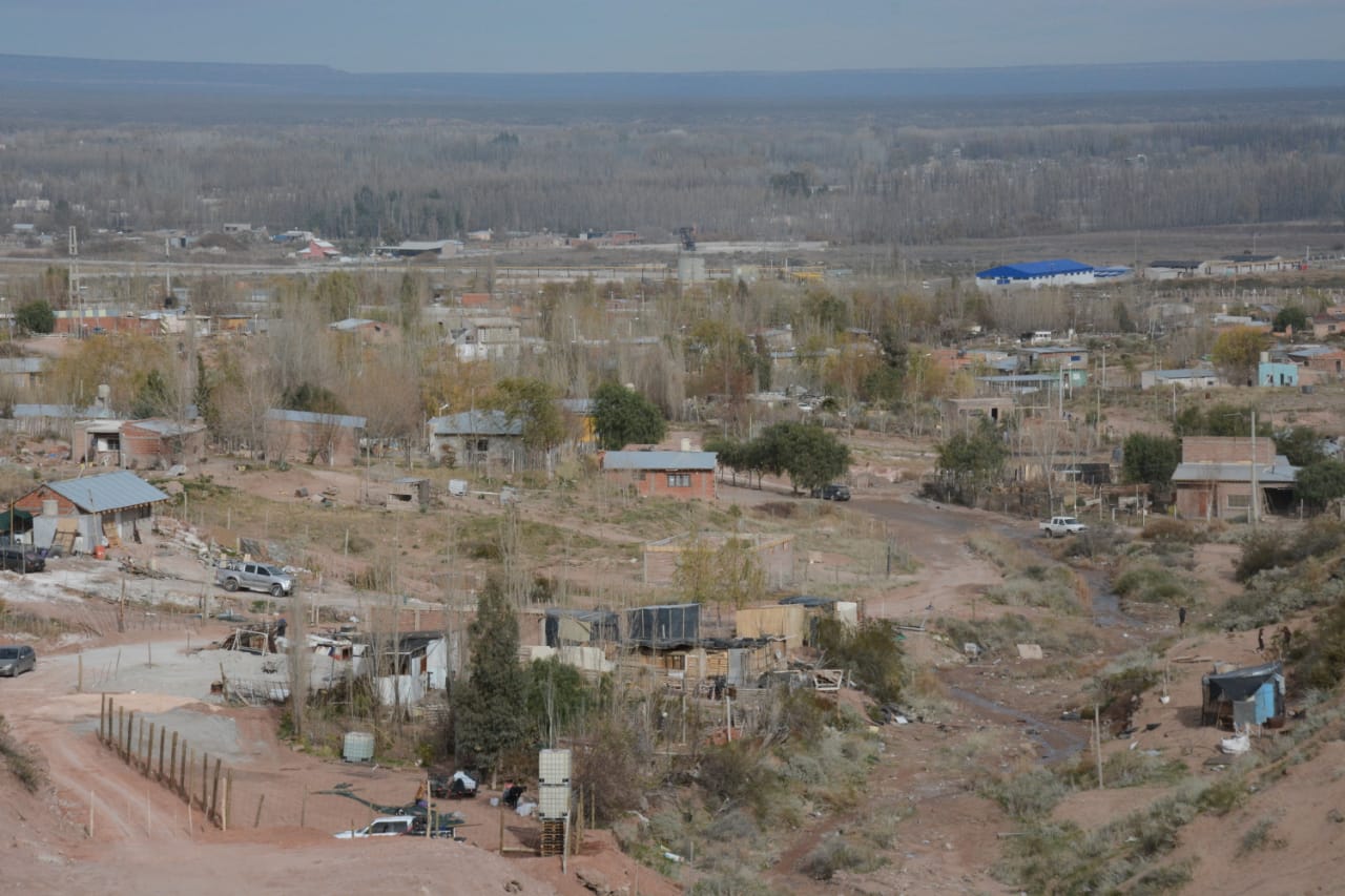 Los vecinos de Valentina Norte Rural no cuentan con servicio de gas (foto Yamil Regules)