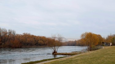En la zona del Parador los caminos no fueron anegados. Foto Juan Thomes.