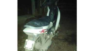 La moto fue secuestrada por los efectivos policiales en Puerto Manzano. Foto: Gentileza Diario Andino 