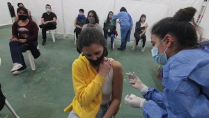 Más de 50.000 personas esperan la segunda dosis de AstraZeneca en Neuquén