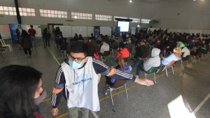 Neuquén comenzó a vacunar a mayores de 18 contra el coronavirus