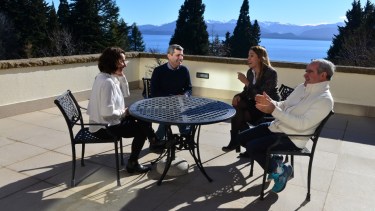 De Rege junto a Scavo, Di Lisio y Matzen. Reunión en Bariloche para arrancar rumbo a septiembre.