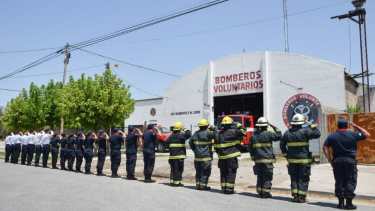 Los interesados se pondrán acercar para colaborar con la rifa a beneficio de la asociación.