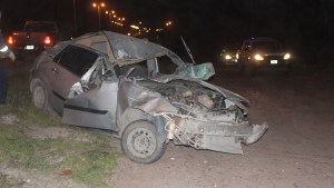 Dos personas heridas tras un vuelco, sobre Ruta 7, en Centenario