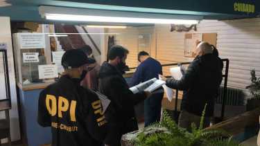 El fiscal general jefe de Lago Puelo, Carlos Díaz Mayer, encabezó los tres allanamientos. (foto gentileza MPF de Chubut)