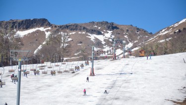 La escasez de nieve es una realidad en la región aunque se esperan precipitaciones mañana. Archivo / Patricio Rodriguez