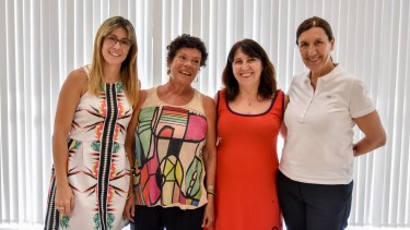 Aylén Martín Aimar, primera de la izquierda, en una reunión de trabajo en la Legislatura. (Gentileza)