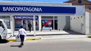 Se inició el cronograma de pago a la administración pública de Río Negro