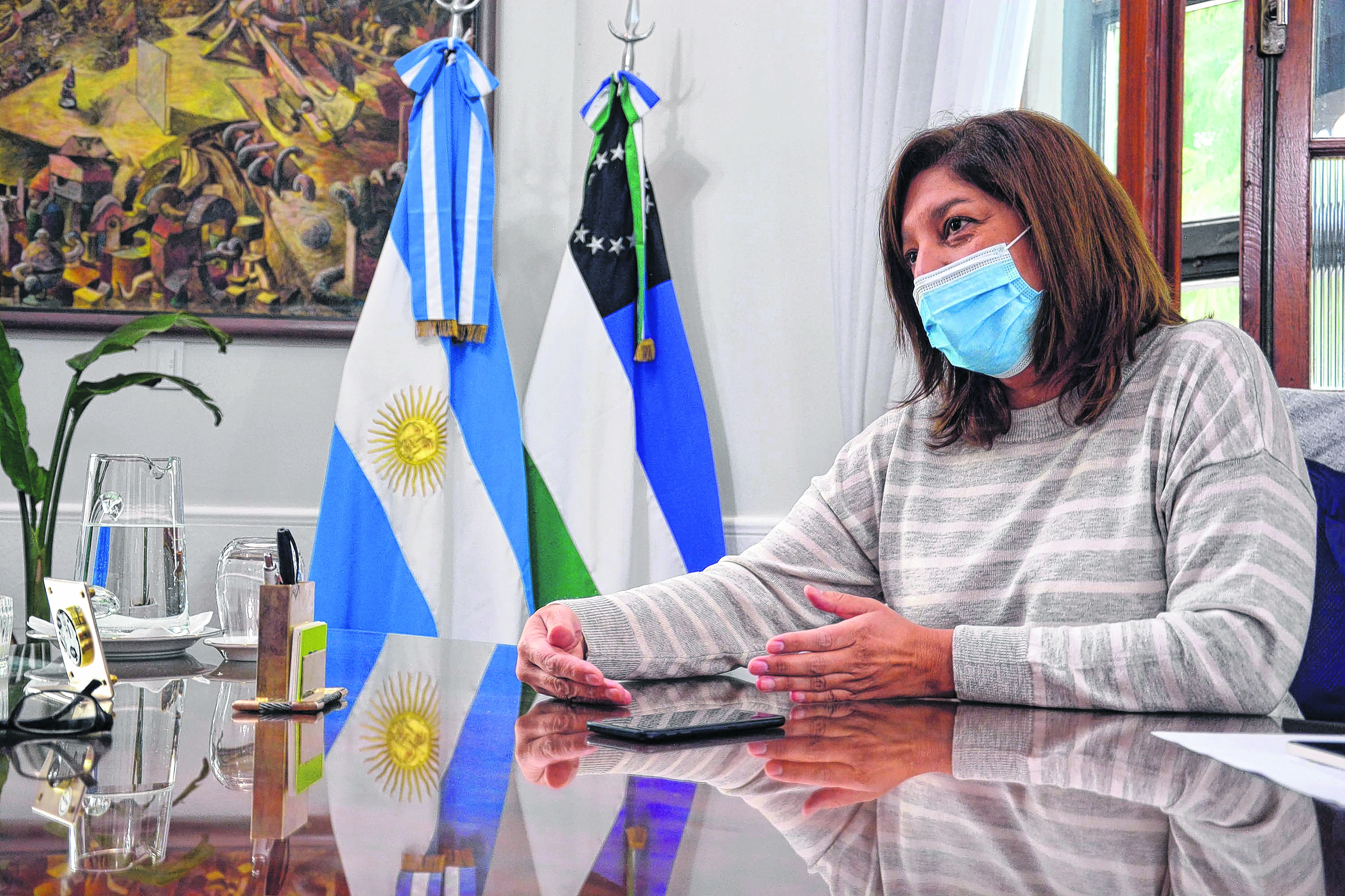 Elecciones en el marco de la pandemia y la relación con el gobierno nacional fueron temas abordados por la gobernadora. Foto: Marcelo Ochoa.