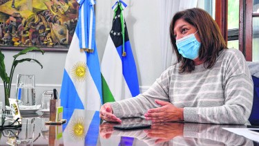 Elecciones en el marco de la pandemia y la relación con el gobierno nacional fueron temas abordados por la gobernadora. Foto: Marcelo Ochoa.