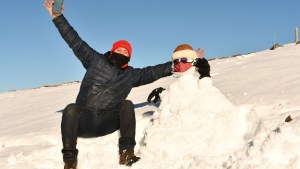 A disfrutar la nieve: Cerro Bayo abrió para peatones y el viernes 9 lo hará para esquiadores
