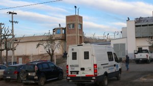 Una comitiva de salud empezó a vacunar a internos en el Penal II de Roca