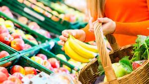 Solo uno de cada tres argentinos consume frutas y verduras al menos una vez al día, según encuesta