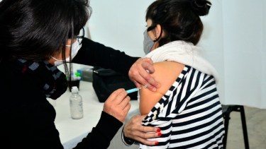 En Regina se avanzará con la inmunización a jóvenes en el vacunatorio central y en puestos de salud barriales.