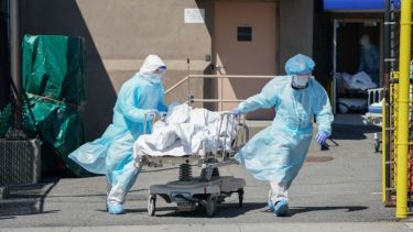 Estados Unidos fue el primer país en llegar a los 100.000 muertos por coronavirus.