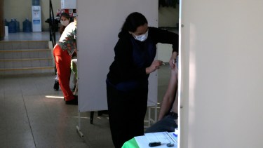 Habrá tres jornadas especiales de vacunación en Roca. Foto: Juan Thomes