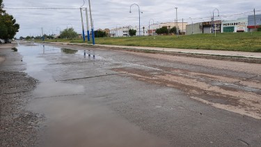 En Los Olmos se produjeron desbordes cloacales al intentar destapar una obstrucción domiciliaria. (Archivo)