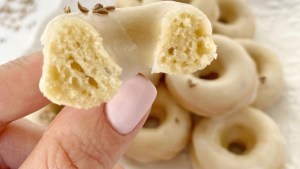 Donas de anís glaseadas sin gluten