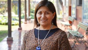 Quién es Elisa Loncón, la referente mapuche que presidirá la Convención de Chile