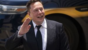 Musk anticipó que Tesla aceptará Bitcoin y su precio subió 7%