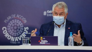 El evento ocurrió en el propio Ministerio, multiplicando la capacidad permitida en esos momentos para lugares cerrados, que era de cinco personas máximo.