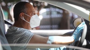 Con que las ventanillas estén 5 centímetros abajo es suficiente para que la ventilación haga efecto.
