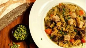 Un guiso de arvejas para no dejar de saborearse