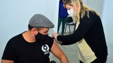 Continúa la campaña de vacunación para mayores de 18 años en Regina