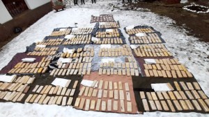 Encuentran 27 ladrillos de cocaína y más de 500 kilos de marihuana en Villa Pehuenia