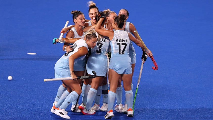 El seleccionado argentino de hockey femenino le ganó por 2-1 al local en la cuarta fecha del Grupo B.
