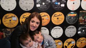 Finalmente, Migraciones autorizó el ingreso de la barilochense con su familia de Colombia