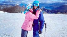 Imagen de Manu Urcera y Nicole Neumann esquían en San Martín de los Andes y afianzan su noviazgo