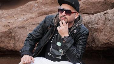 Luis Sebastián compite por Mejor Álbum Artista de Cuarteto con Magui Olave y Wálter Salinas.