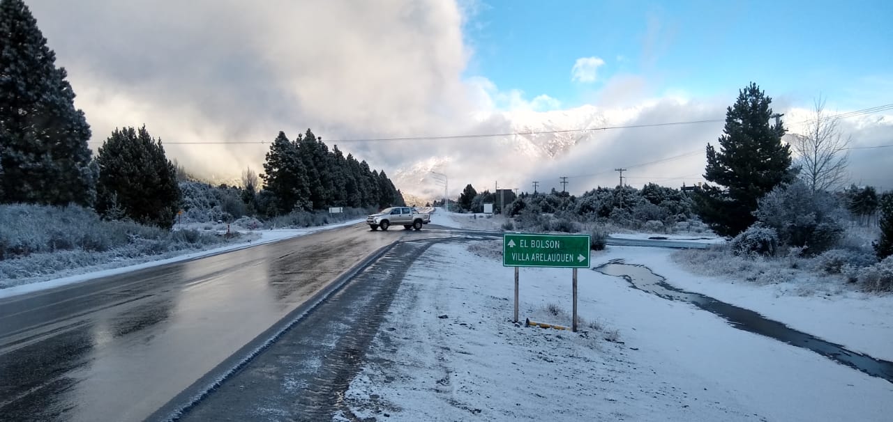El pronóstico prevé nevadas durante todo el día en Bariloche y la zona cordillerana. 