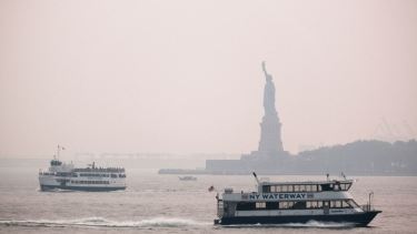 El índice de calidad del aire subió a 157 en Manhattan, la cifra más alta que el umbral de 100 que genera problemas de salud.