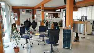 Una óptica de Neuquén arregla anteojos a cambio de regalos para niños