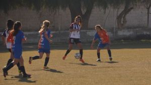 Empate con muchos goles en el derby roquense