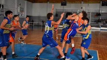 Roca y Progreso pusieron el balón al aire por la Asociación Alto Valle