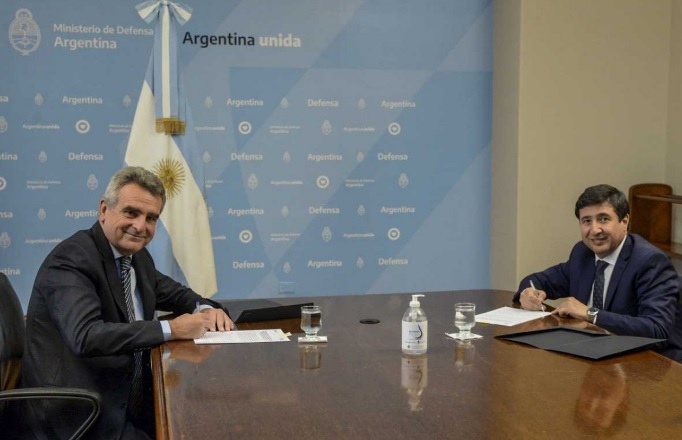 Agustín Rossi y Daniel Arroyo se irán del Gabinete porque son precandidatos en las PASO. 
