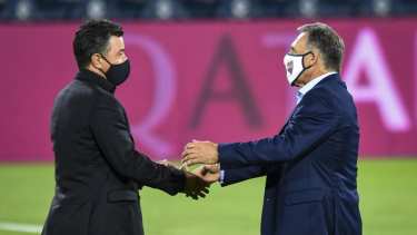 Gallardo pone suplentes, mientras que Russo apuesta por los titulares.