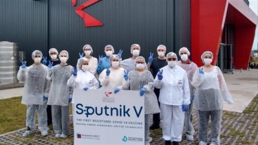 La Sputnik V pasa por un triple chequeo para llegar a la campaña de vacunación. (Gentileza).-