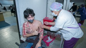 En Viedma vacunan en los Centros de Atención de Salud de distintos barrios