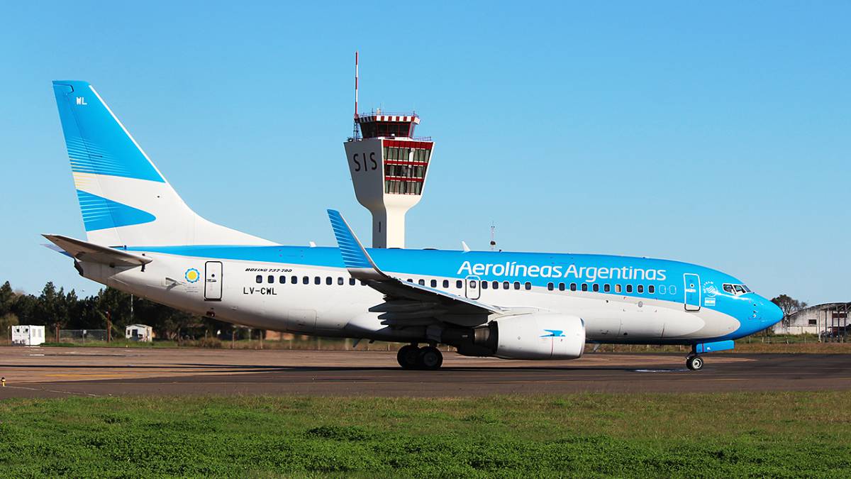 El esquema que se analiza incluye descuentos en pasajes de Aerolíneas Argentinas de hasta el 100% para turistas de países limítrofes.